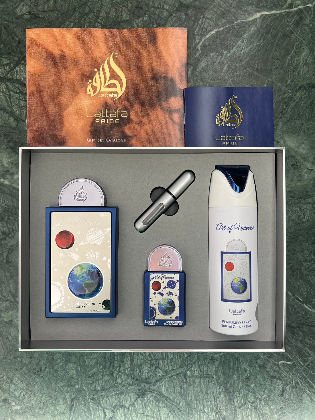 SET REGALO: Lattafa Art of Universe: EDP 100ml Unisex + EDP 20ml + Body Spray 200ml + Boccetta da viaggio